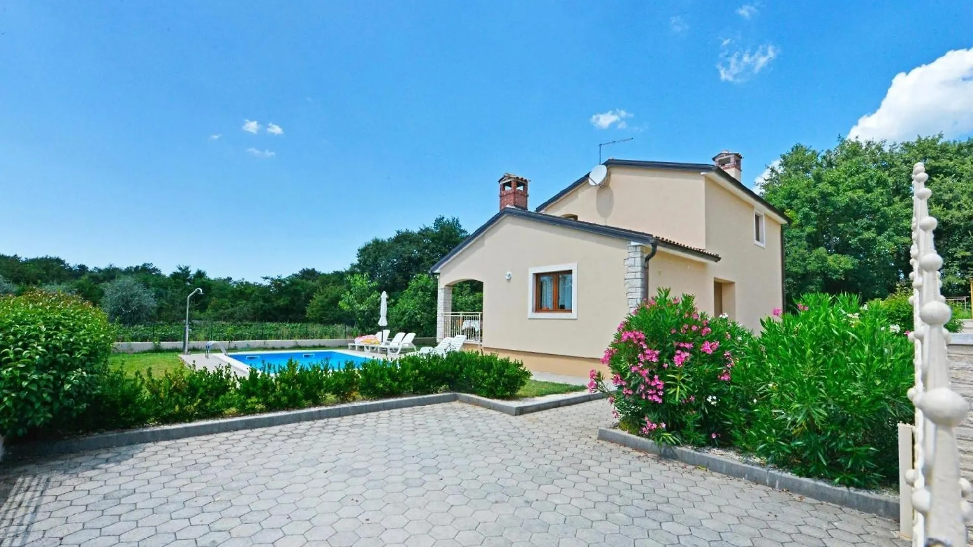 Ferienhaus Mit Privatpool Fuer 6 Personen Ca 140 Qm In Sveti Lovrec, Istrien Istrische Riviera Mofardini 0*,  Chorwacja